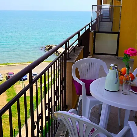 мидия на първа линия - Midia First Line Aheloy