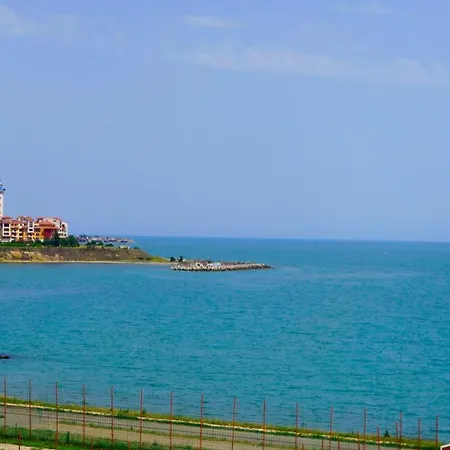 мидия на първа линия - Midia First Line Lejlighed Aheloy