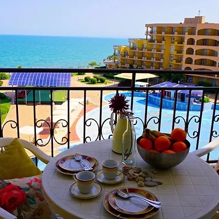 мидия на първа линия - Midia First Line Lejlighed Aheloy