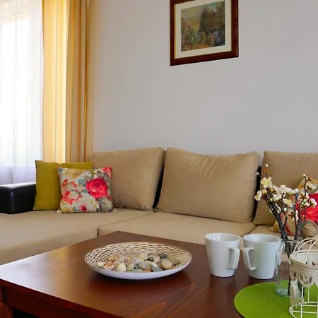 мидия на първа линия - Midia First Line