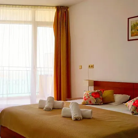 мидия на първа линия - Midia First Line