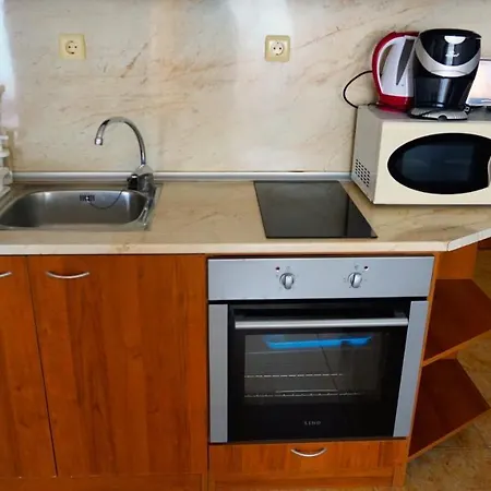 мидия на първа линия - Midia First Line *