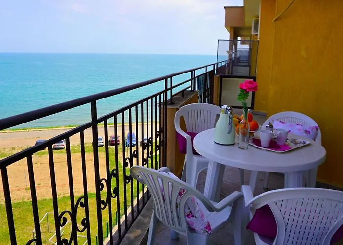 мидия на първа линия - Midia First Line Appartement