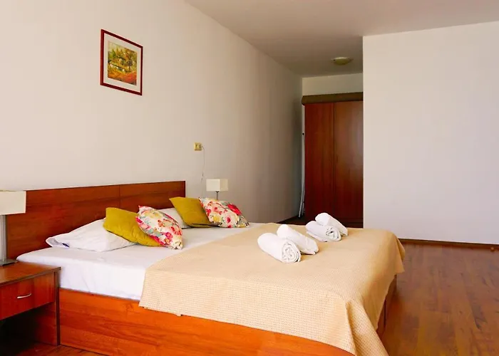 мидия на първа линия - Midia First Line Appartement