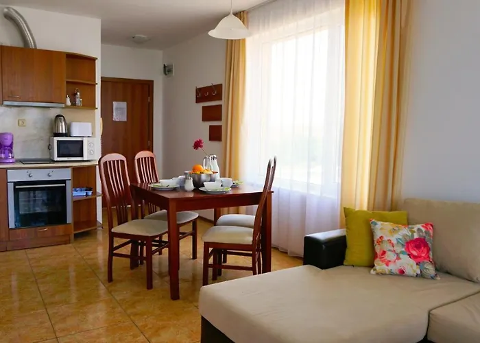 мидия на първа линия - Midia First Line *