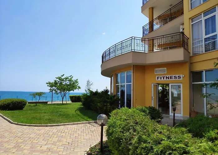 мидия на първа линия - Midia First Line